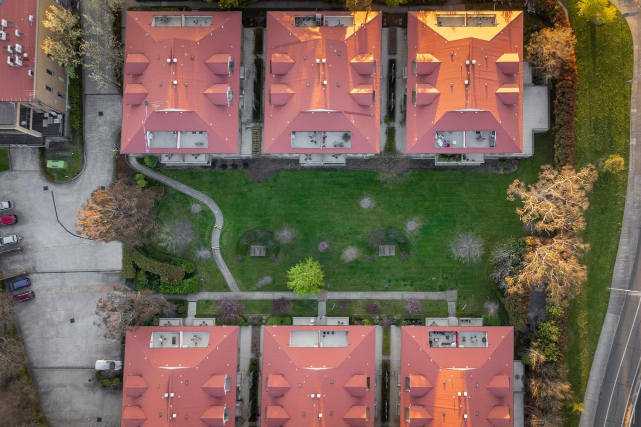 Leisure Inn Spires Леура Екстериор снимка