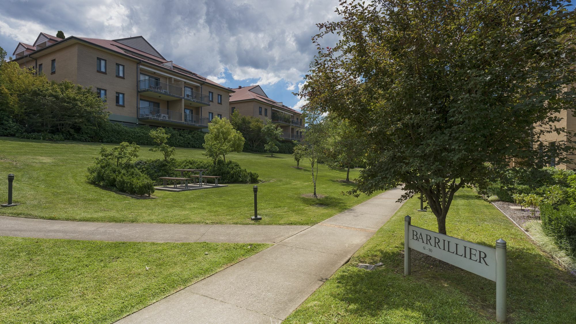 Leisure Inn Spires Леура Екстериор снимка